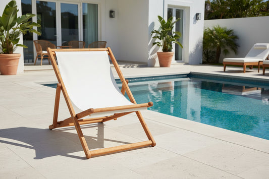 Folding beach chair in eucalyptus wood and cream-white fabric QGIQ80149